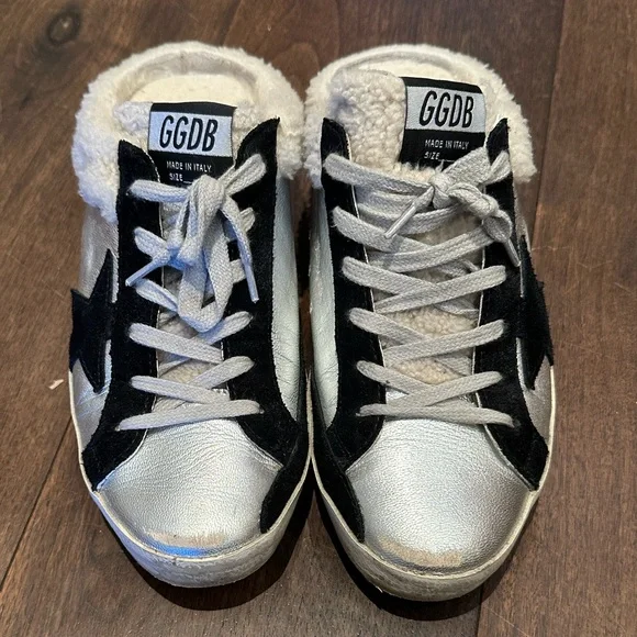Golden Goose Super-Star Sabot in silver laminated leather with black star - Picture 2 of 10
